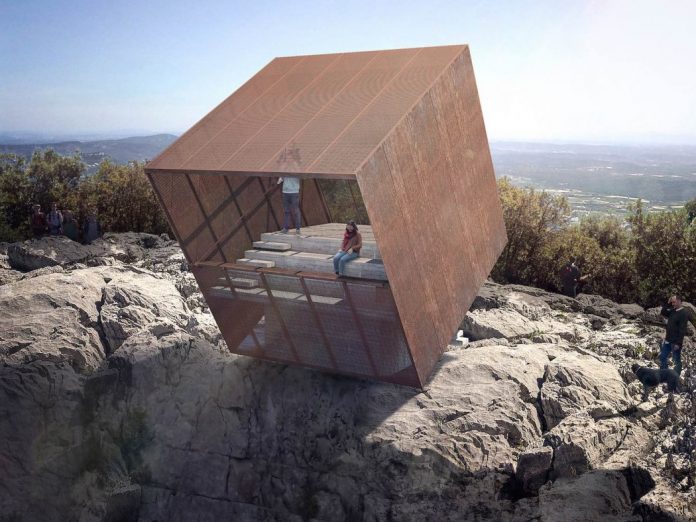 Tip-Box-provoque-le-Vertige-dans-les-Montagnes-de-Montpellier-02