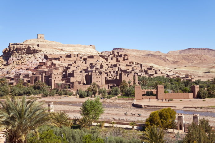 Ancient kasbah town of Ait Benhaddou on a former Caravan Route beside the Ouarzazate River, often used as a film location, UNESCO World Heritage Site, Morocco, North Africa, Africa
